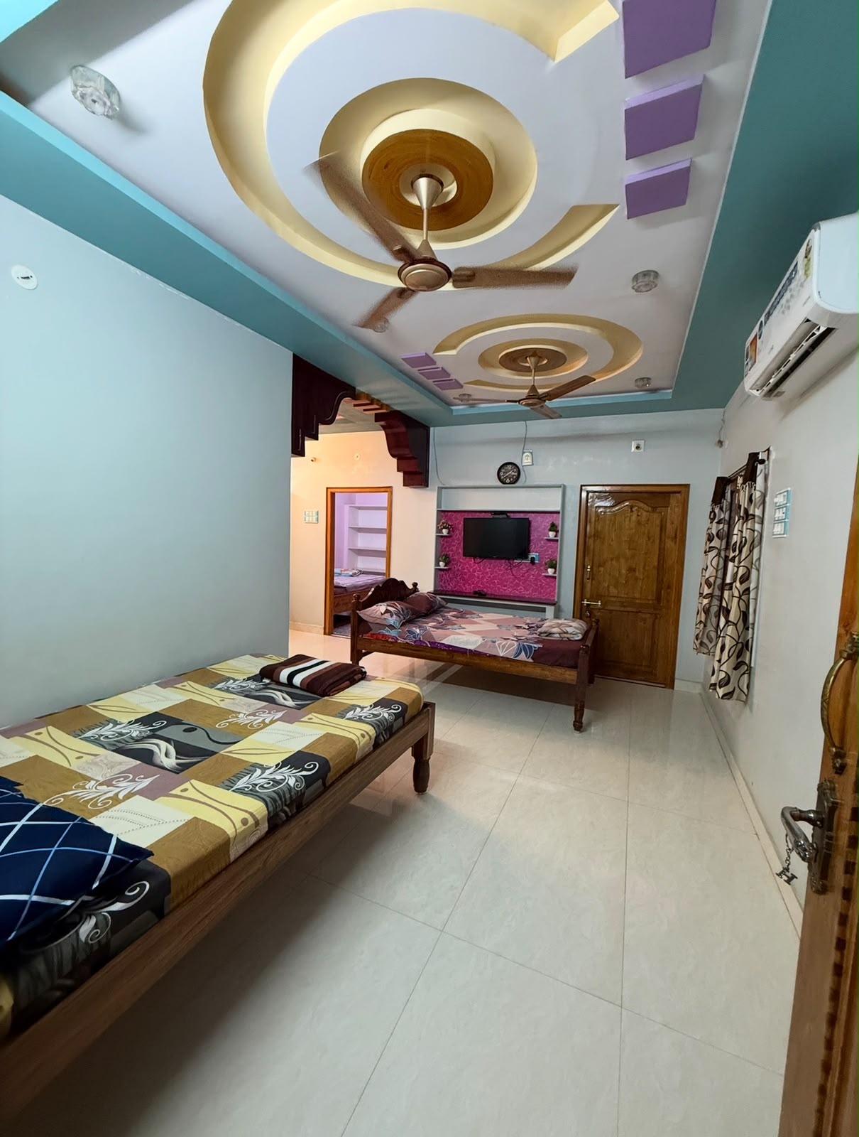 HOME STAY image 2
