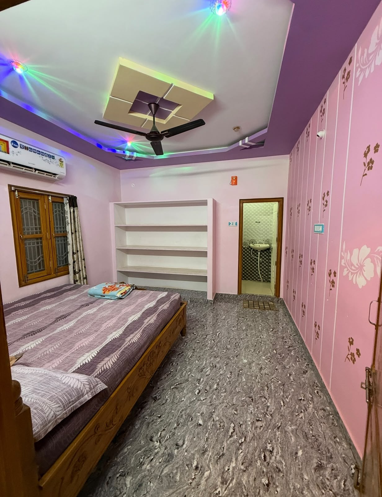 HOME STAY image 4