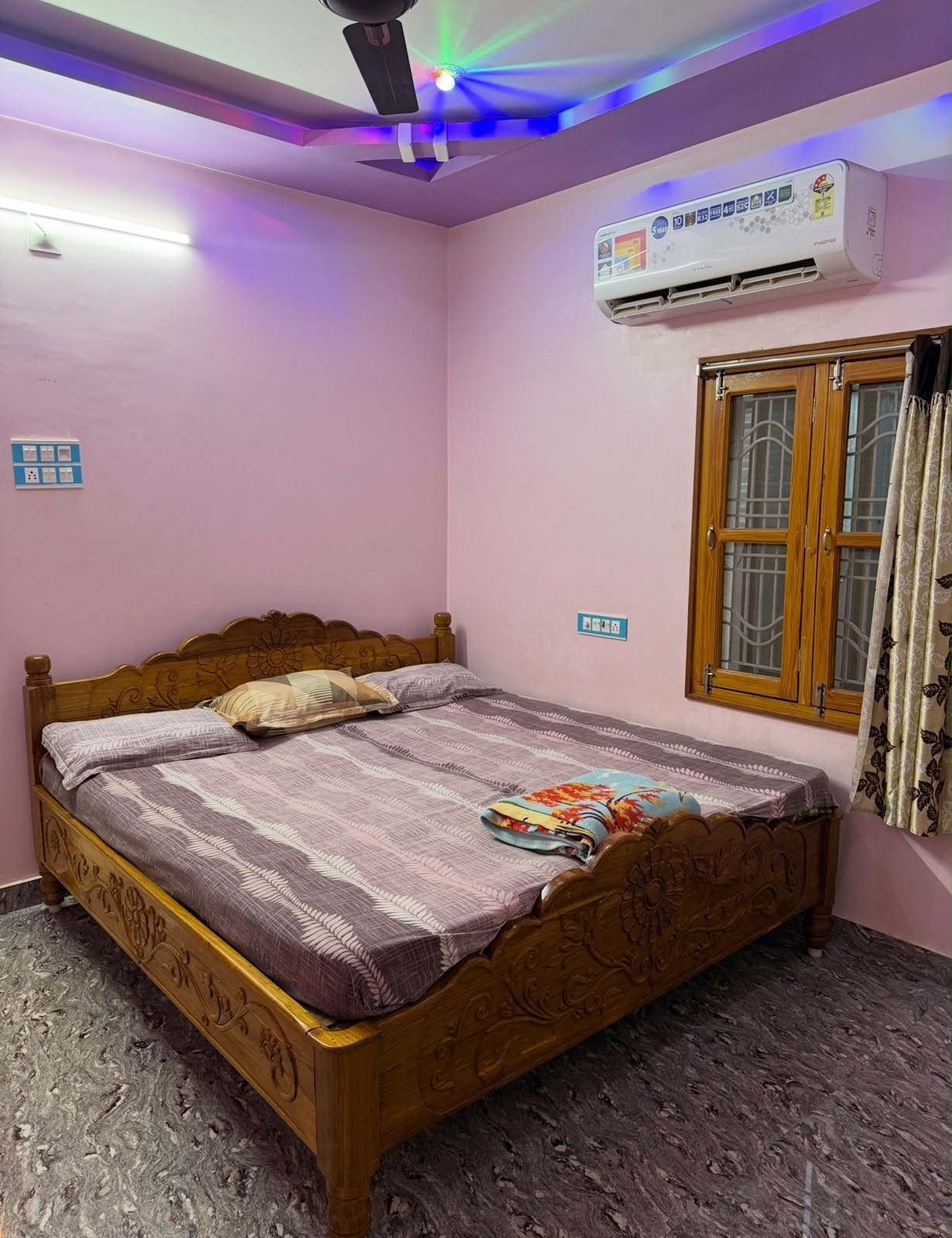 HOME STAY image 5